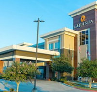 La Quinta Inn  Suites by Wyndham Karnes City - Kenedy - Hotels Find