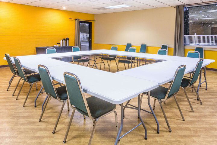 Days Inn By Wyndham Tiffin - thumb 6