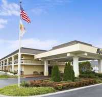 Super 8 by Wyndham Calhoun - Hotels Find