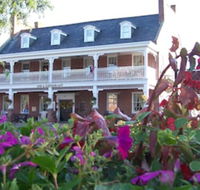 Brick Hotel on the Circle - Hotels Find