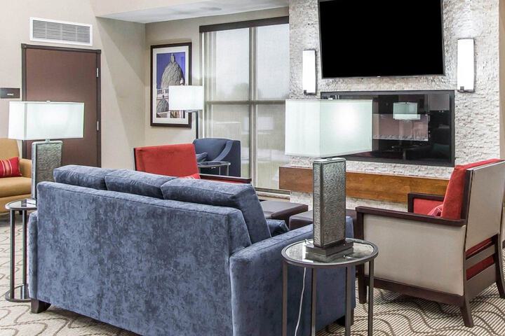 Comfort Suites West Omaha - thumb 3
