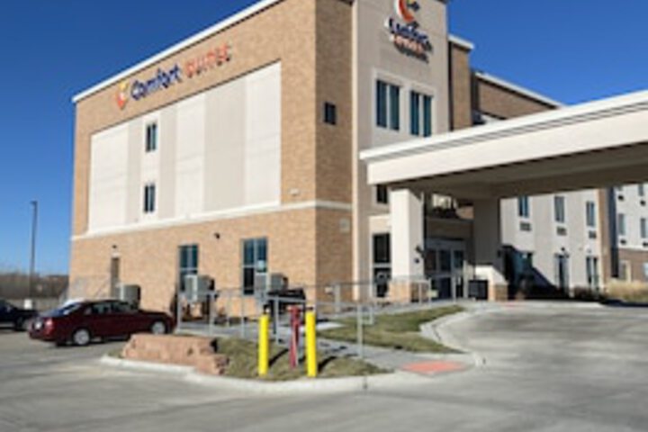 Comfort Suites West Omaha - thumb 0