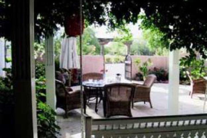 Nora Dixon Place Bed & Breakfast - thumb 4