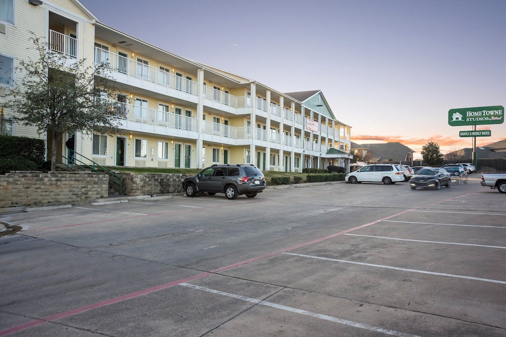 HomeTowne Studios By Red Roof Dallas - Irving - thumb 3