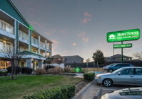 HomeTowne Studios by Red Roof Dallas - Irving