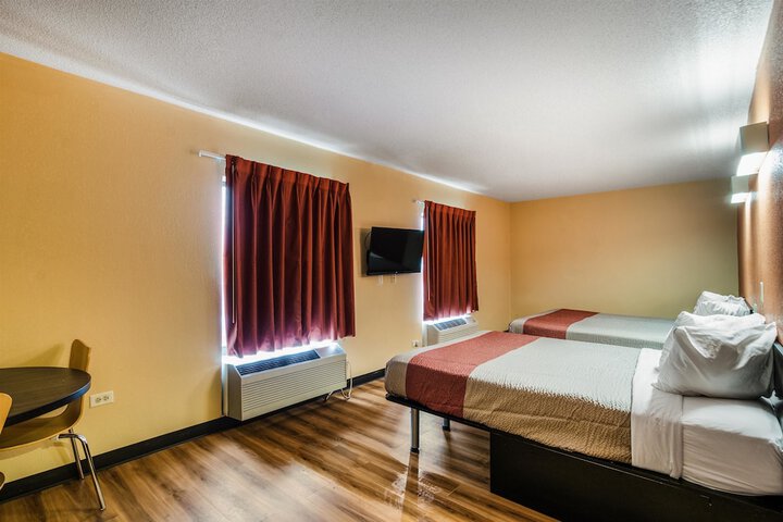 Motel 6 Libertyville, IL - thumb 7