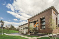 La Quinta Inn  Suites by Wyndham Clifton Park