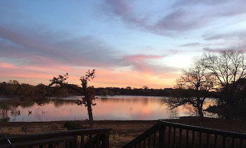 Beautiful Kayewood Waterfront Retreat - thumb 3