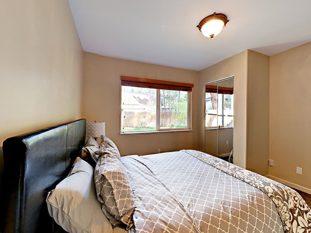 2572 Elwood Ave Home 2 Br Home By RedAwning - thumb 2