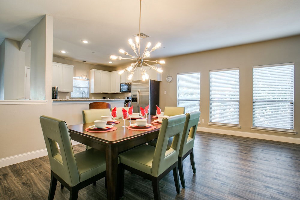 Beautifully Furnished 3 Bedroom Frisco - thumb 6