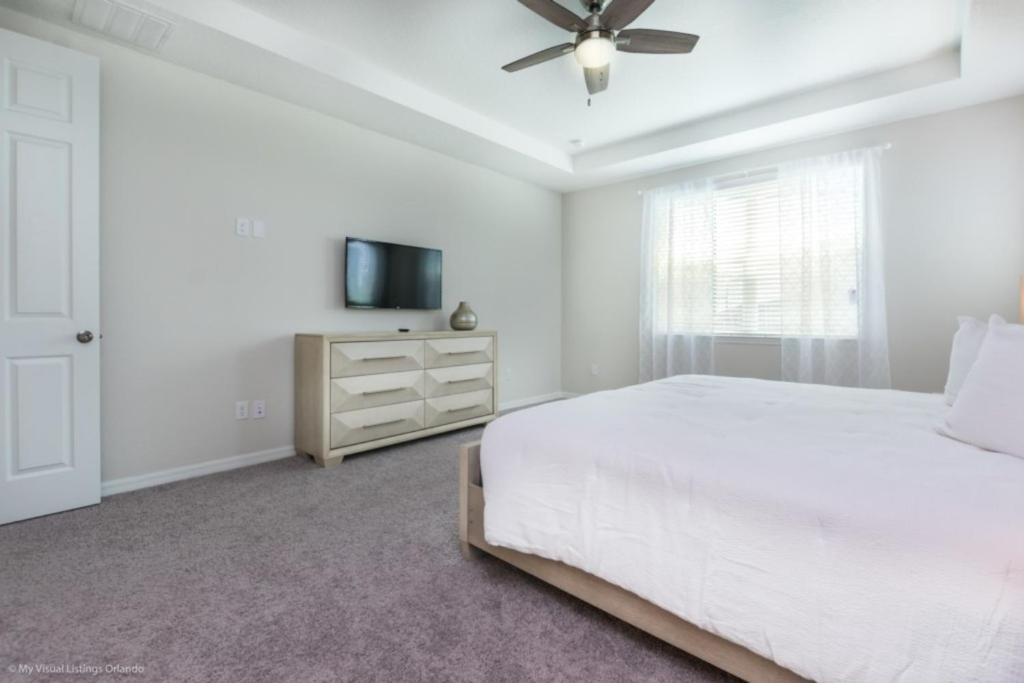 Your Family Will Love The 1st Class Amenities At Your Private Villa On Solara Resort Orlando Villas 2629 - thumb 5