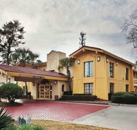 La Quinta Inn by Wyndham Savannah Midtown - Hotels Find