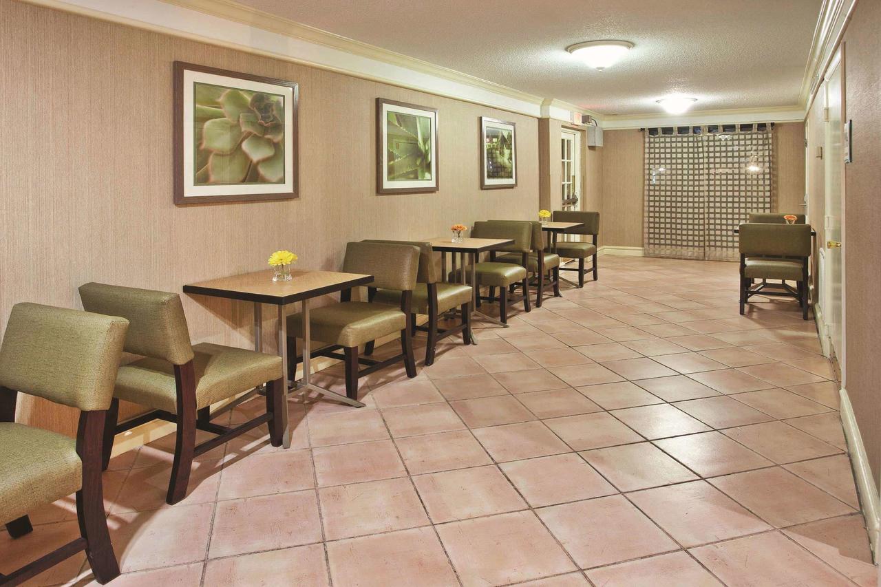 La Quinta Inn By Wyndham Savannah Midtown - thumb 12