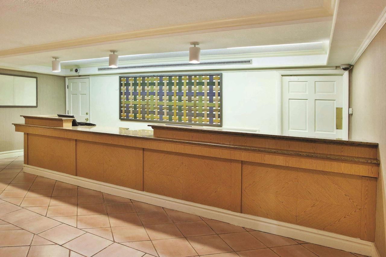 La Quinta Inn By Wyndham Savannah Midtown - thumb 3