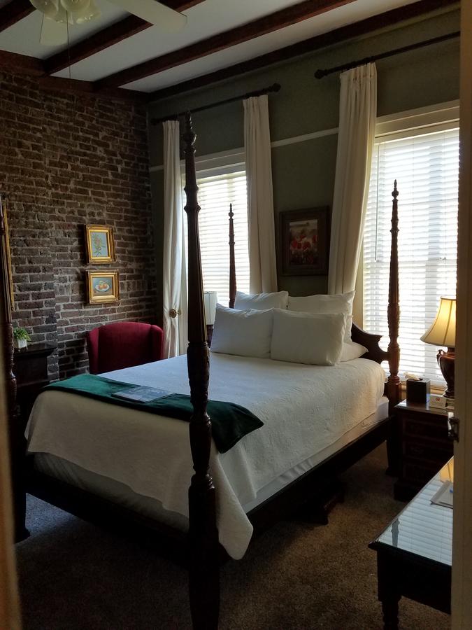 Savannah Bed & Breakfast Inn - thumb 3