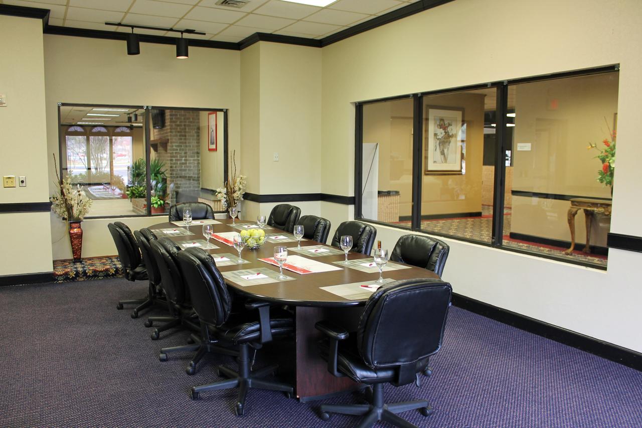 Cottonwood Suites Savannah Hotel & Conference Center - thumb 42