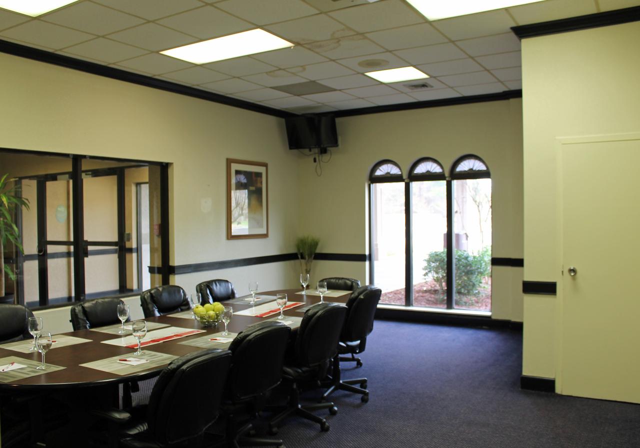 Cottonwood Suites Savannah Hotel & Conference Center - thumb 43