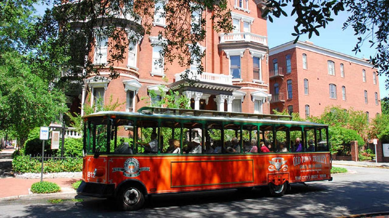 Iris Garden Inn - thumb 7