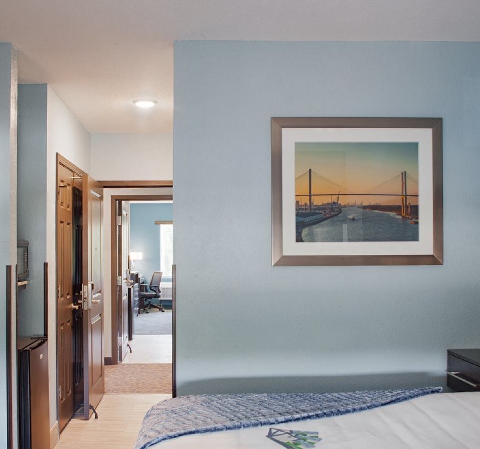 Iris Garden Inn - thumb 17