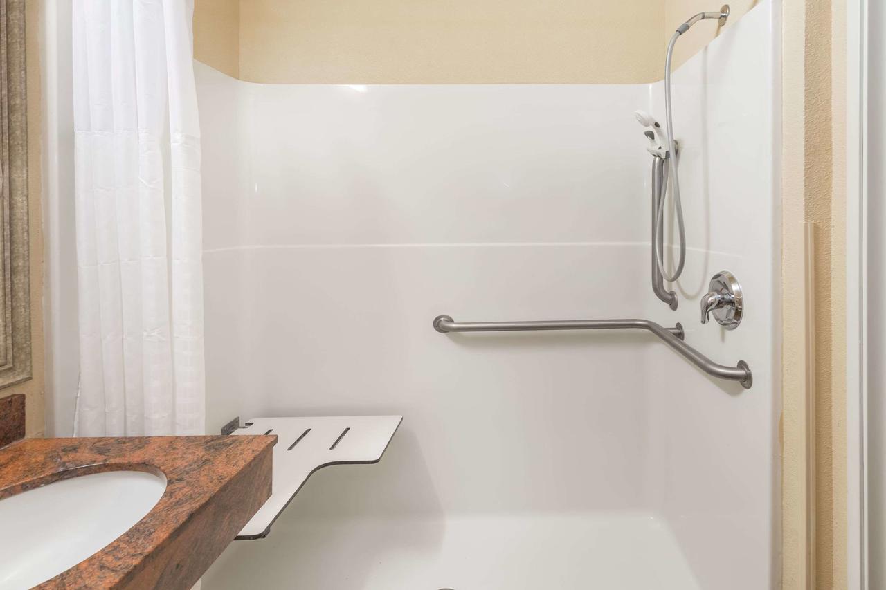 Baymont By Wyndham Savannah/Garden City - thumb 18