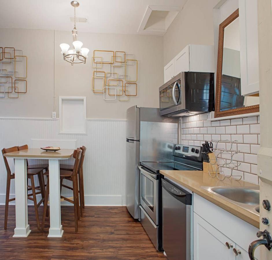 101 E Waldburg - Cozy Cottage Just Off Of Forsyth Park - thumb 11