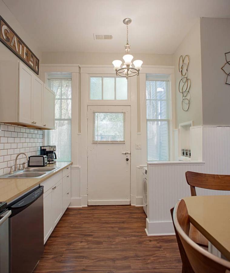 101 E Waldburg - Cozy Cottage Just Off Of Forsyth Park - thumb 7