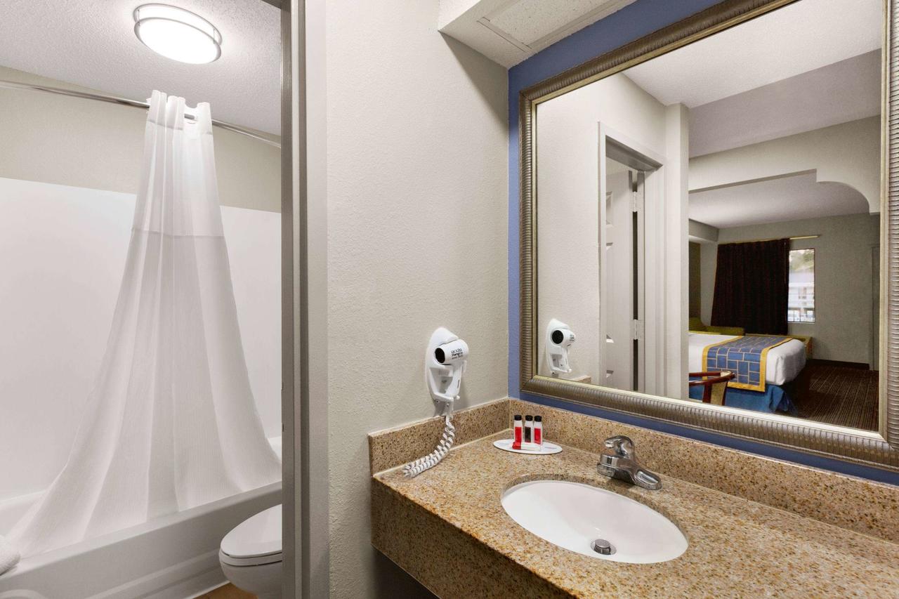 Days Inn & Suites By Wyndham Savannah Midtown - thumb 31