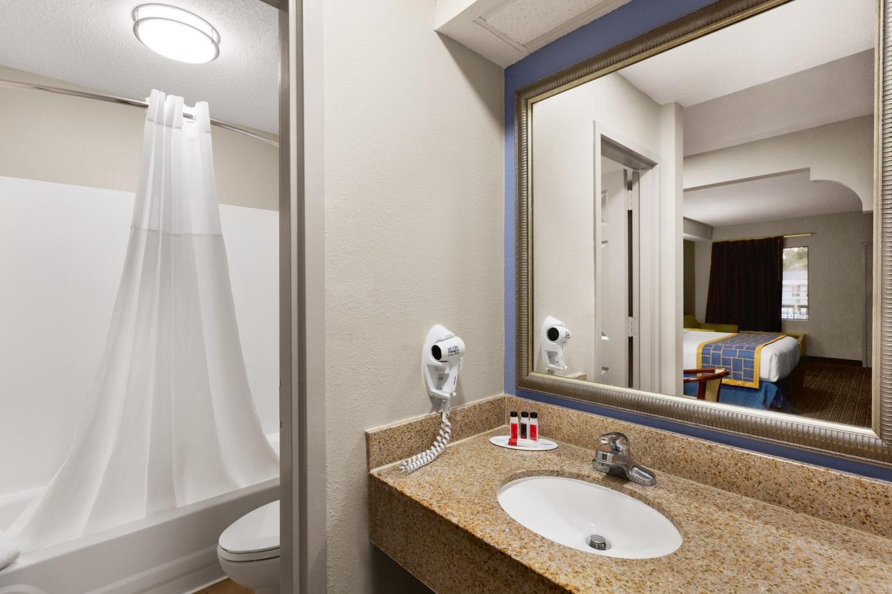 Days Inn & Suites By Wyndham Savannah Midtown - thumb 4
