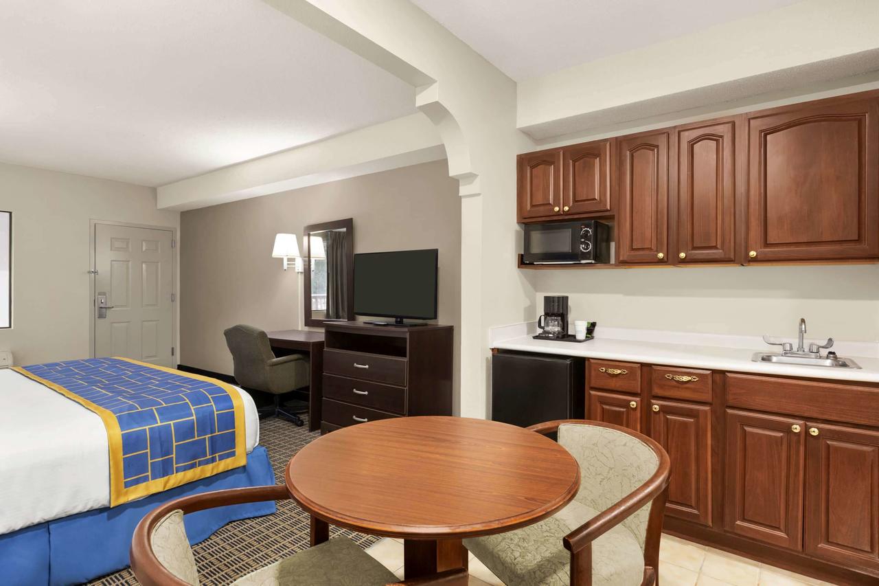 Days Inn & Suites By Wyndham Savannah Midtown - thumb 33
