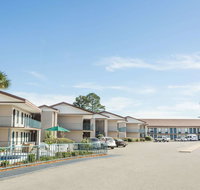 Super 8 by Wyndham Adel - Hotels Find
