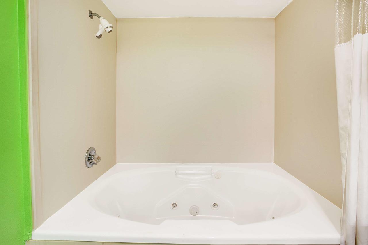 Days Inn By Wyndham Acworth - thumb 9