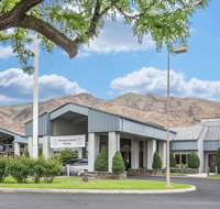 Quality Inn  Suites Conference Center Clarkston - Hotels Find