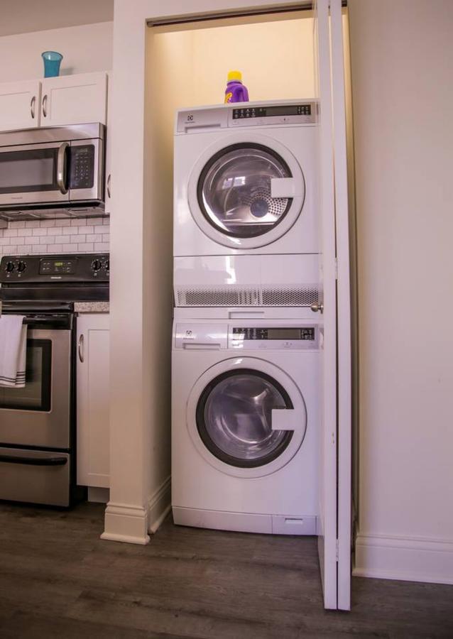 UNBEATABLE LOCATION! 2BR APT IN HEART OF THE CITY - thumb 19