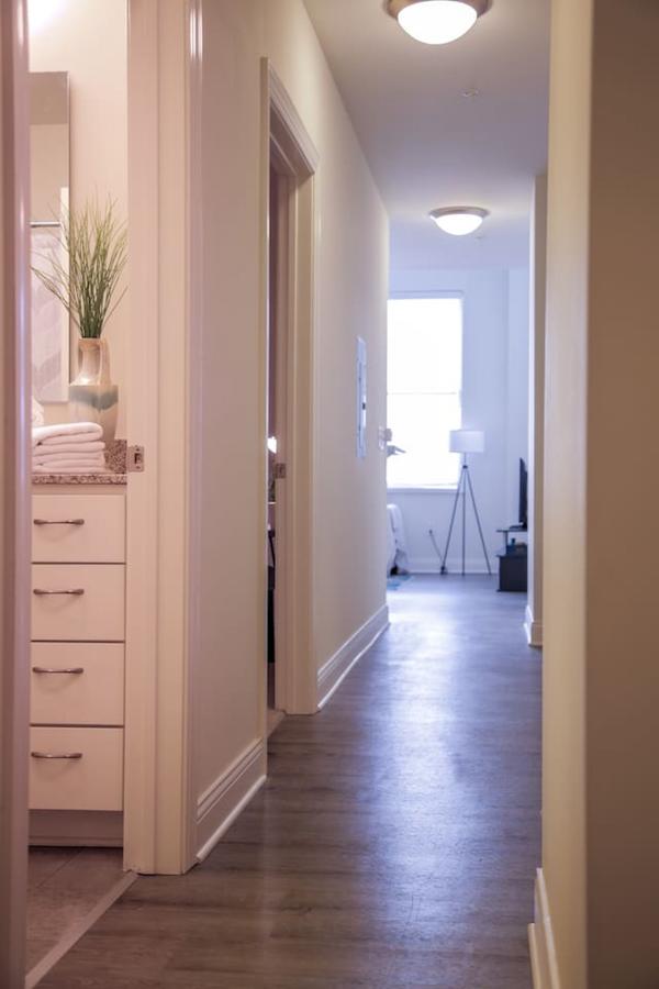 UNBEATABLE LOCATION! 2BR APT IN HEART OF THE CITY - thumb 4