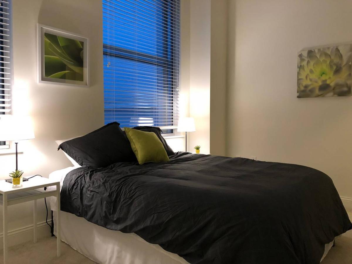 UNBEATABLE LOCATION! 2BR APT IN HEART OF THE CITY - thumb 1