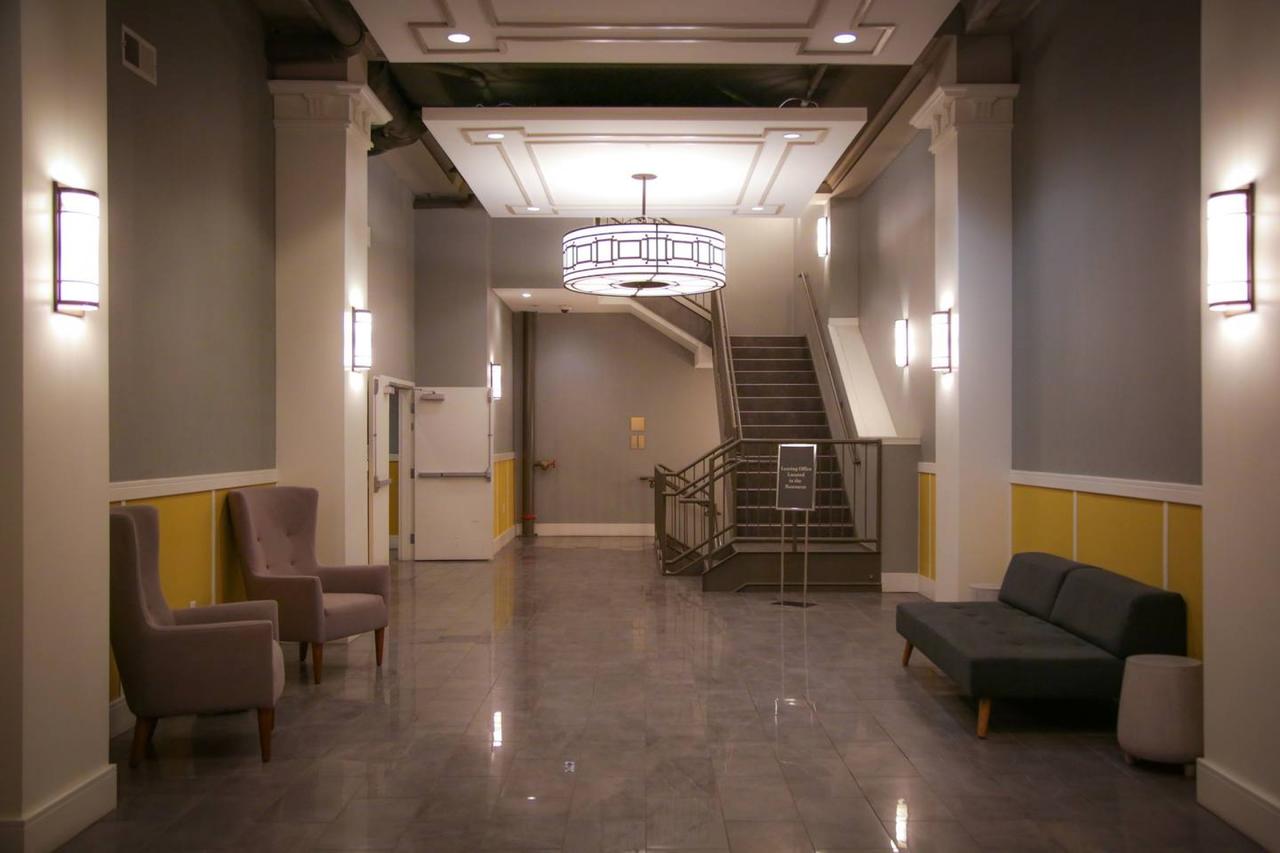 UNBEATABLE LOCATION! 2BR APT IN HEART OF THE CITY - thumb 38