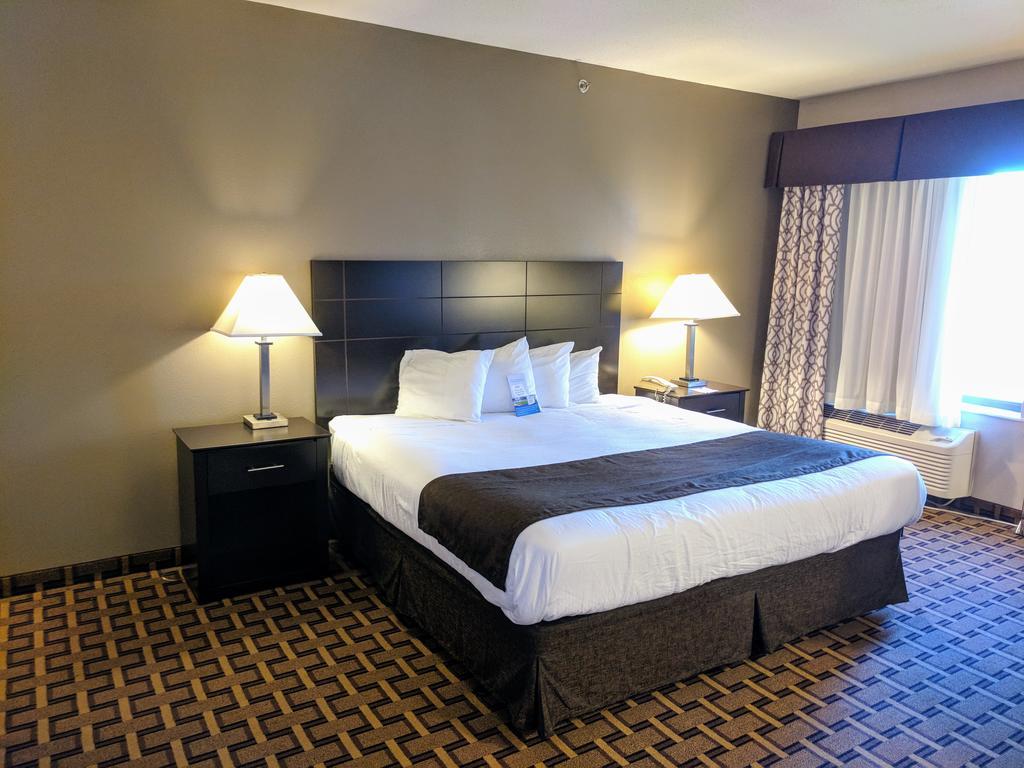 Baymon Inn & Suites - thumb 11