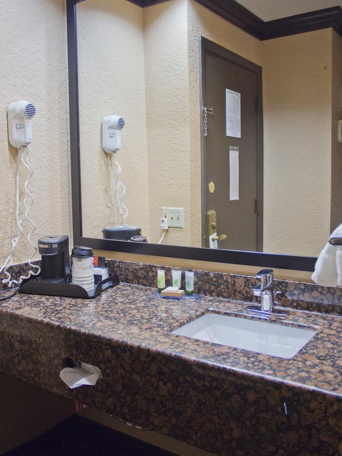 Days Inn & Suites By Wyndham Coralville / Iowa City - thumb 8