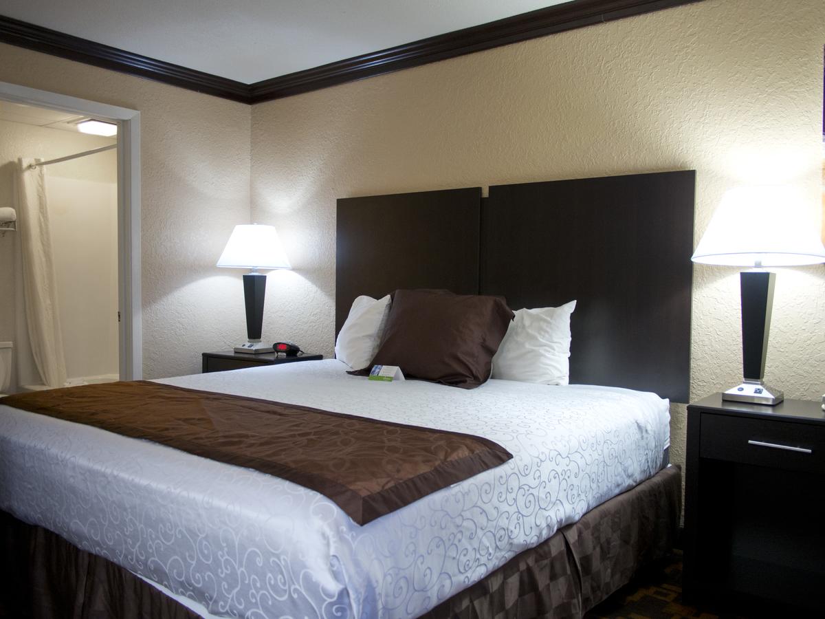 Days Inn & Suites By Wyndham Coralville / Iowa City - thumb 18