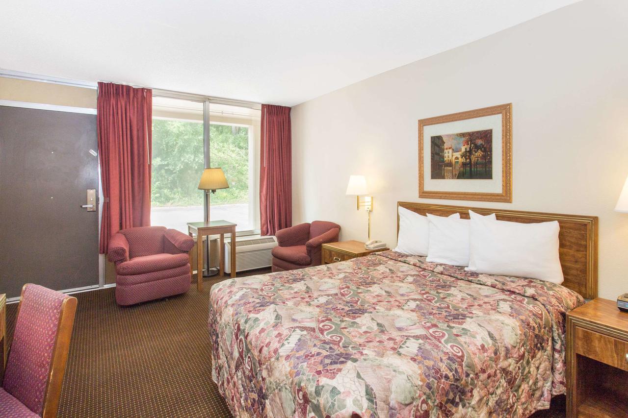 Days Inn By Wyndham Dubuque - thumb 5