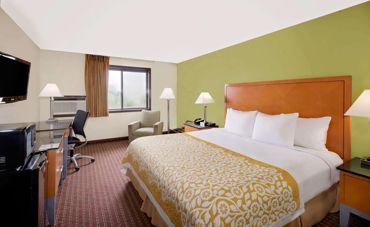 Days Inn By Wyndham Fort Dodge - thumb 42