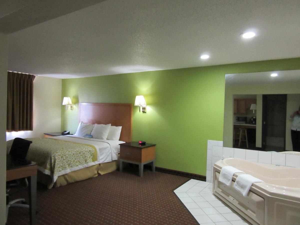 Days Inn By Wyndham Fort Dodge - thumb 37