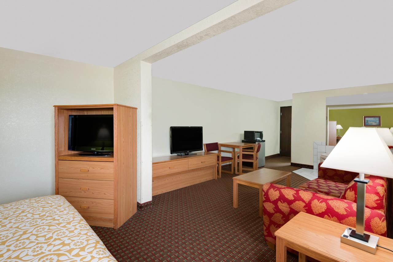 Days Inn By Wyndham Fort Dodge - thumb 11
