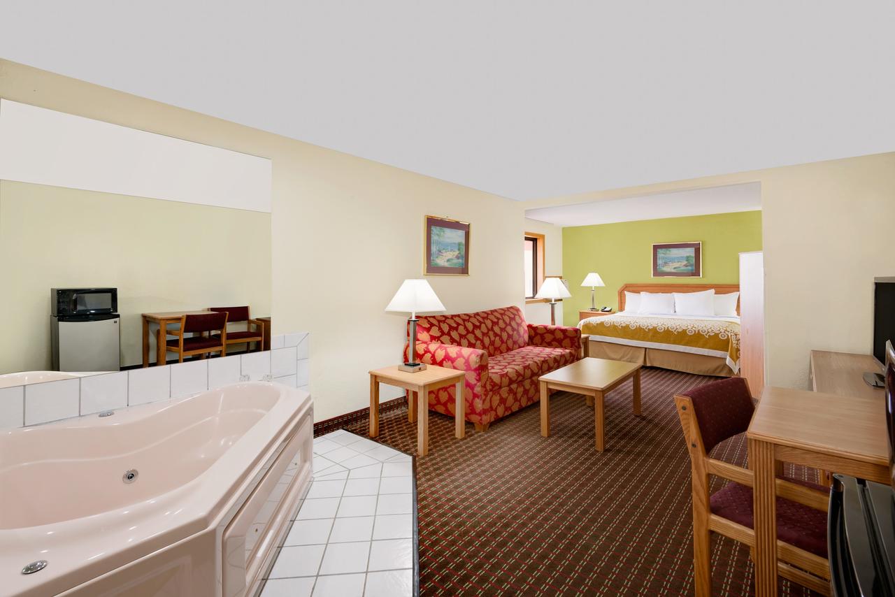 Days Inn By Wyndham Fort Dodge - thumb 12
