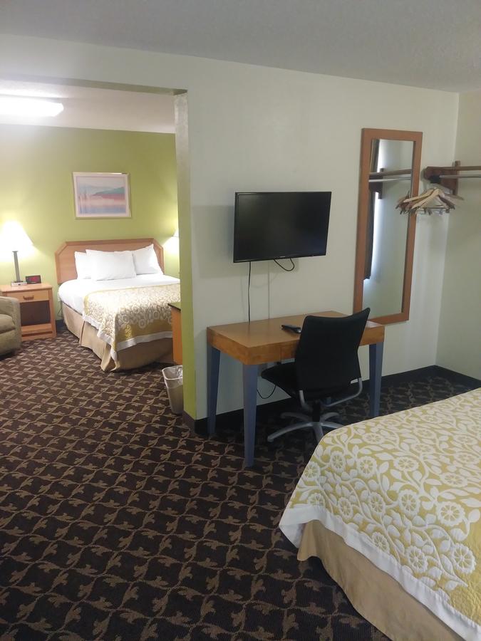Days Inn By Wyndham Fort Dodge - thumb 23