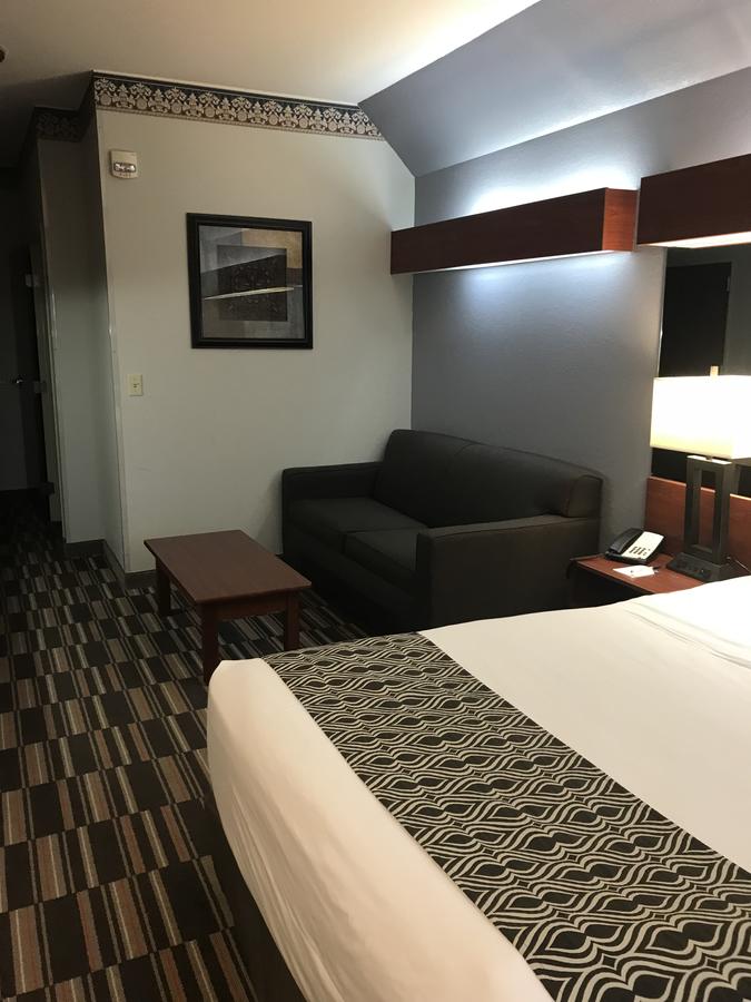 Microtel Inn & Suites Urbandale - thumb 11