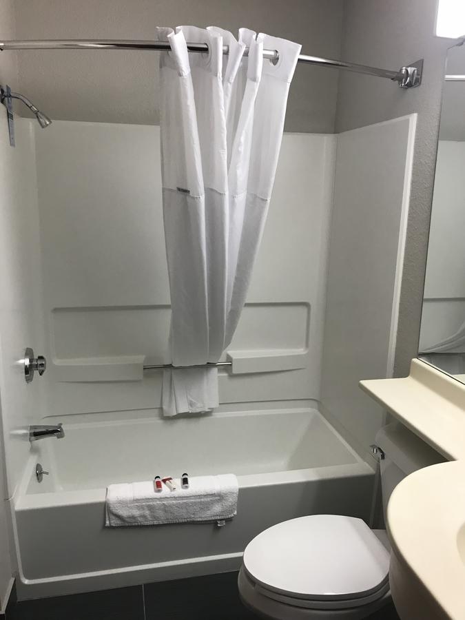 Microtel Inn & Suites Urbandale - thumb 1