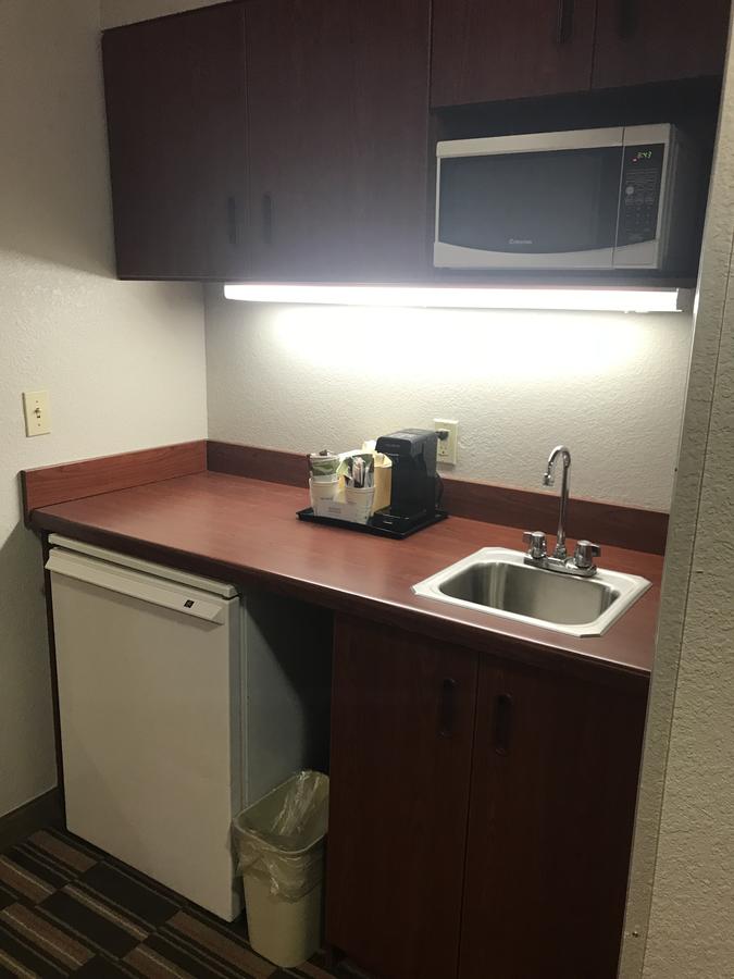 Microtel Inn & Suites Urbandale - thumb 41