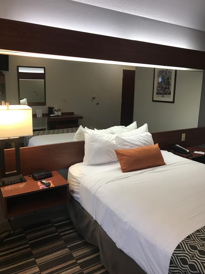 Microtel Inn & Suites Urbandale - thumb 14