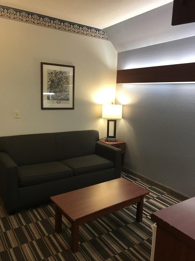Microtel Inn & Suites Urbandale - thumb 26